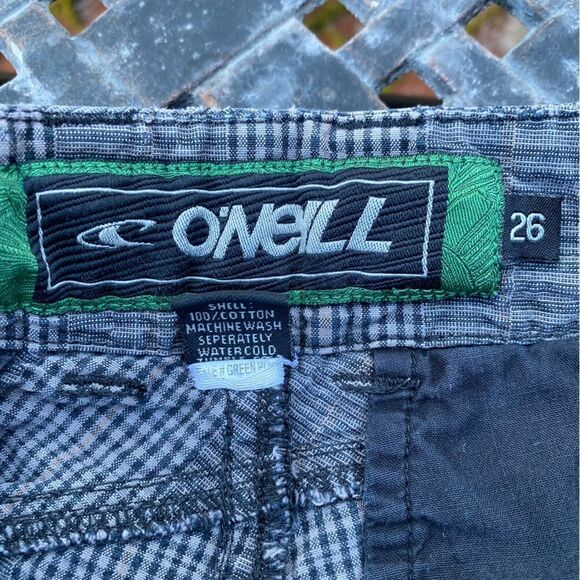 O'Neill Men's Black/Gray Plaid Check Bermuda Shorts. Size 26. VGUC! - Picture 3 of 4